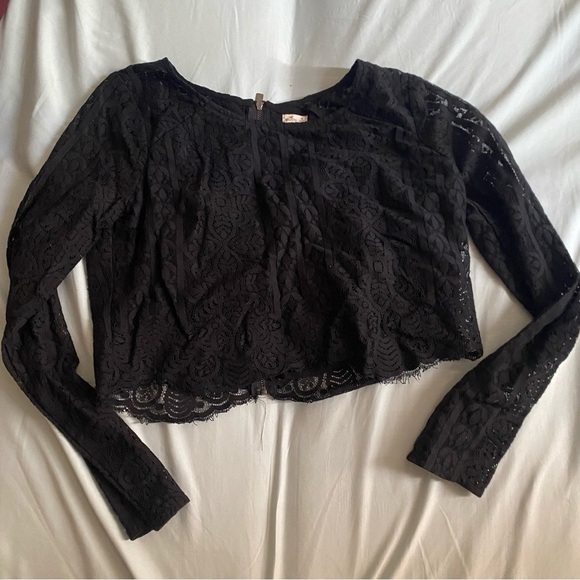 Hollister Lace Long Sleeve - Picture 1 of 3